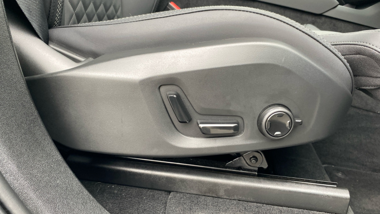 Volvo XC90 2.0 T8 PHEV Plus Dark 5dr AWD Geartronic Estate